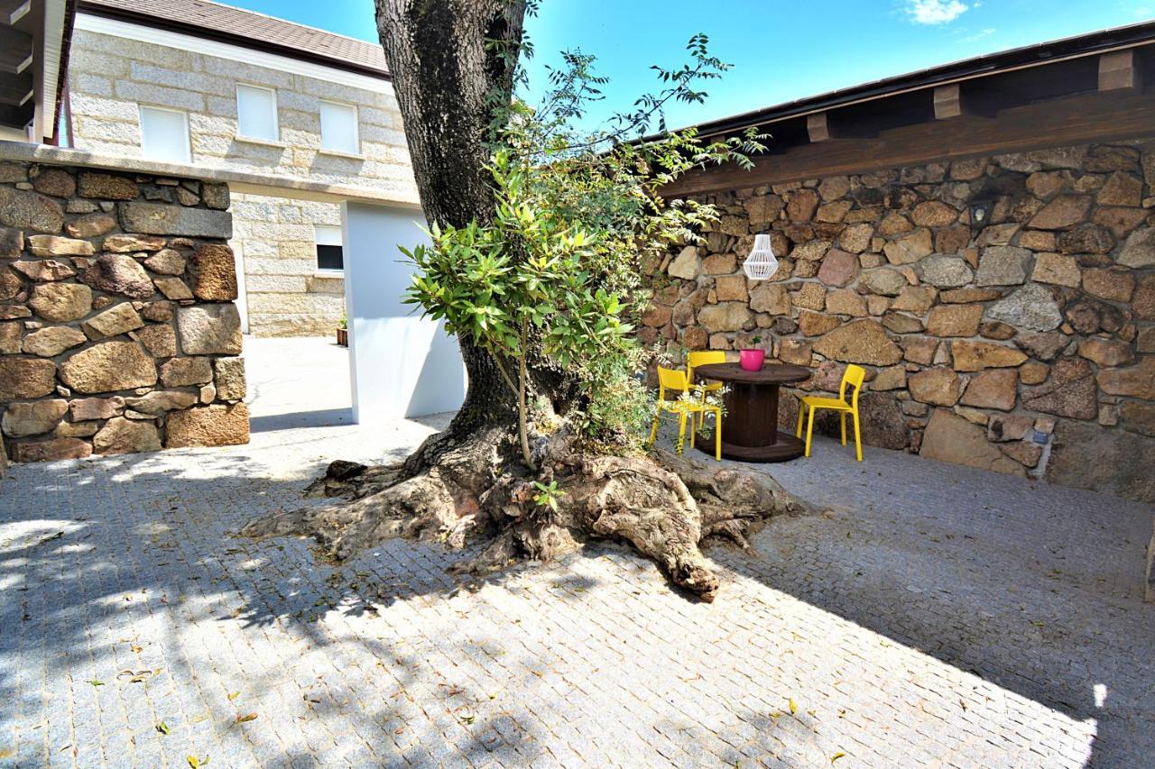 Galihost - Apartamentos Mamuela Ribadumia Exterior photo